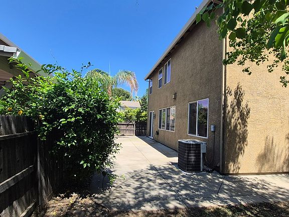 5th image of 923 Keely Dr