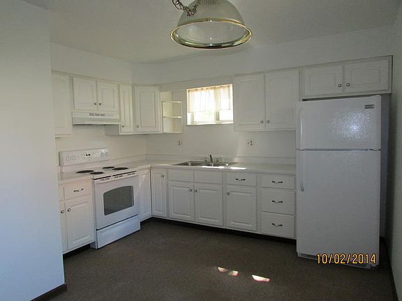3rd image of 400 Tracy Ln #Tracy