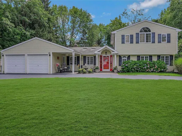 51 Turtle Cove Lane, Huntington, NY 11743