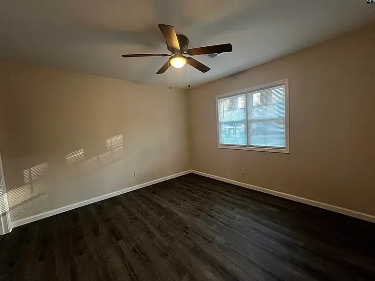 832 Newman St — Photo 14