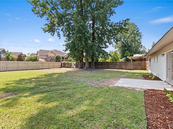 5th image of 17 Parkwood Cir