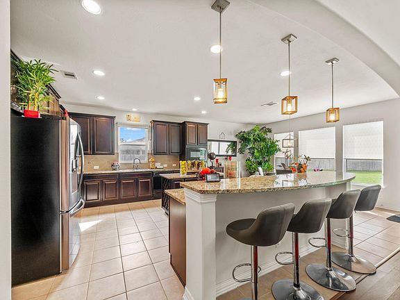 2nd image of 9939 Clear Diamond Dr