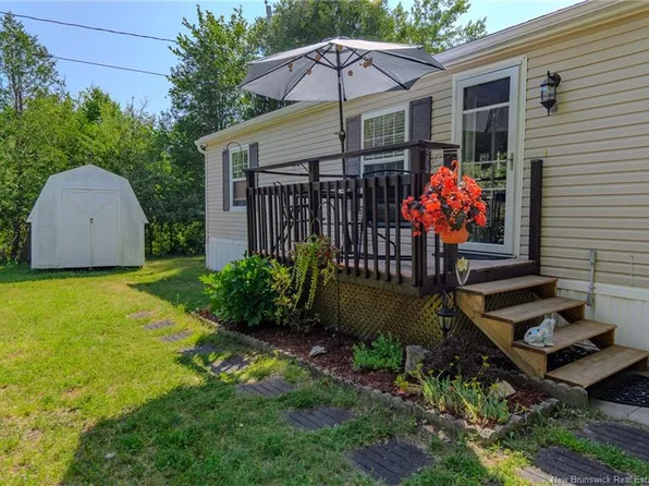 14 7th St, Quispamsis, NB E2G 1V8