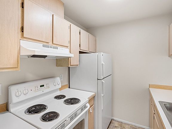 3rd image of 18223 73rd Ave NE APT B201