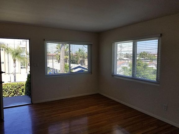 3rd image of 3169 Lincoln Ave