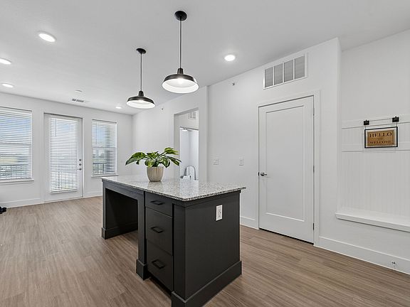 5th image of 2512 N Grand Ave #8301