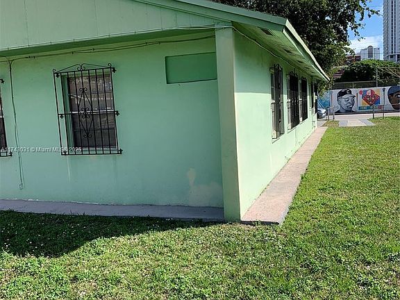 3rd image of 1710 NW 1st Ave