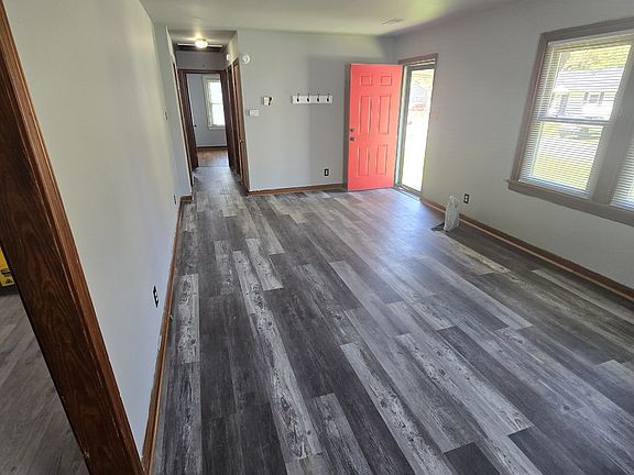 3rd image of 1043 Barlen Dr