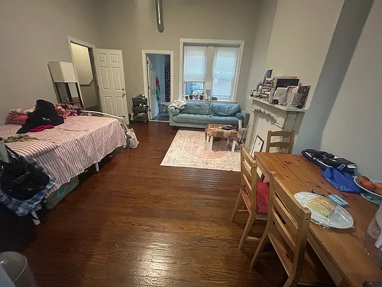 1931 Chestnut St #2H — Photo 8