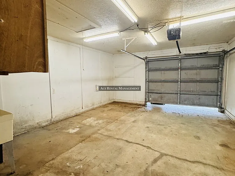 295 Henry St — Photo 13