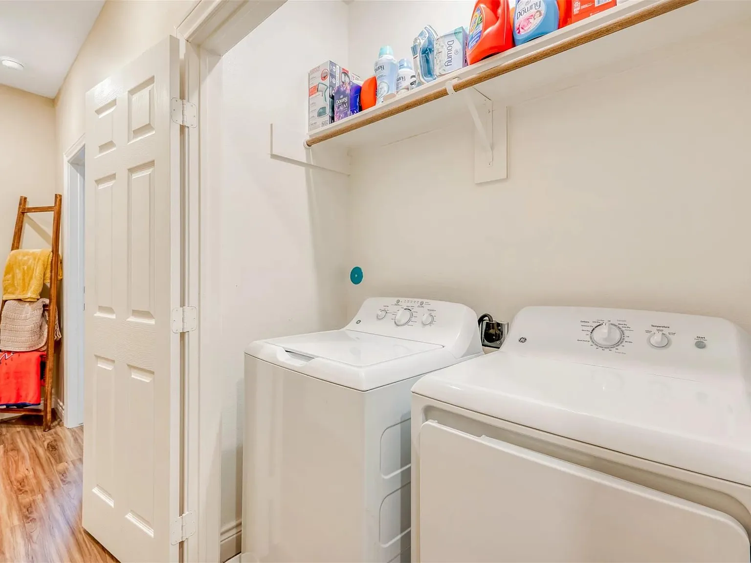 4 bed, 4.5 bath, 2150 sqft, $2,675 — Photo 4