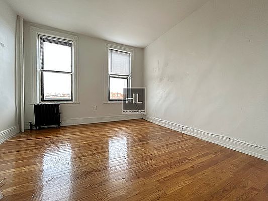 4th image of 709 Henry St APT 3R