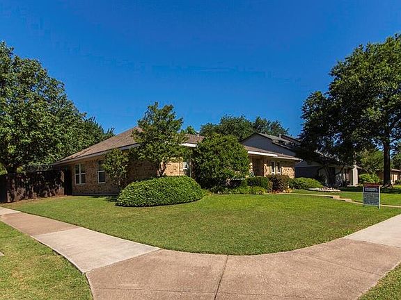 3rd image of 213 Heather Glen Dr
