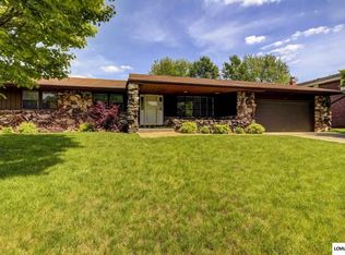 540 Maywood Dr, Lincoln, IL 62656