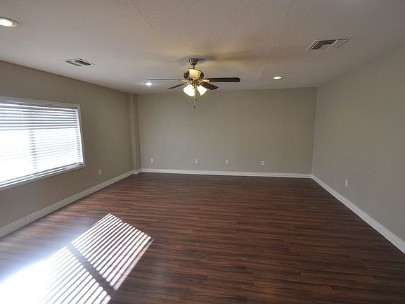 3rd image of 1474 W Montoya Ln