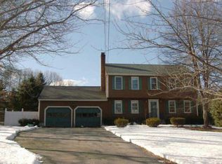 10 Cliff Rd, Bellingham, MA 02019