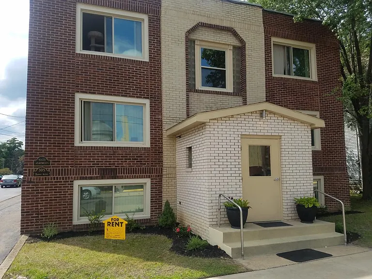305 Harmon Ave NW #103 — Photo 1
