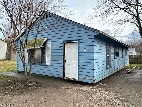 2nd image of 1517 Lake View Ave