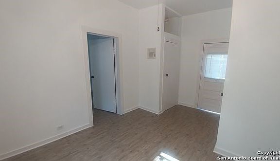 5th image of 530 W Summit Ave