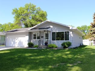 1321 17th St S, Fargo, ND 58103