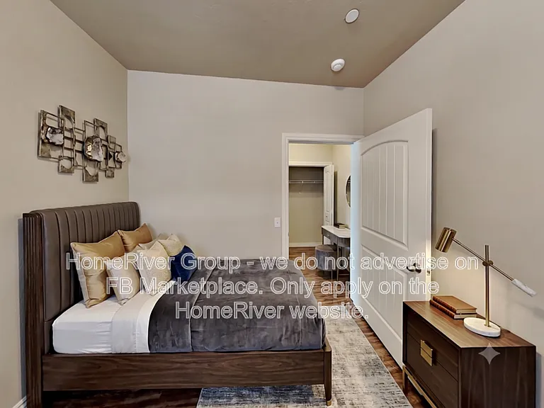 921 SW 92nd St — Photo 8