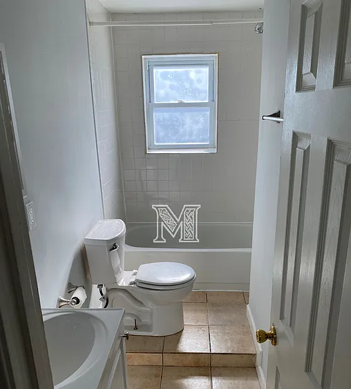 799 N Glover St — Photo 7
