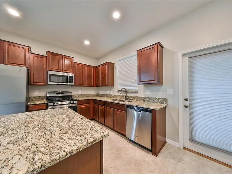 6328 Lantern View Pl — Photo 12