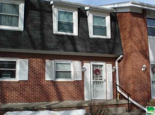 2325 Indian Hills Dr, Sioux City, IA 51104