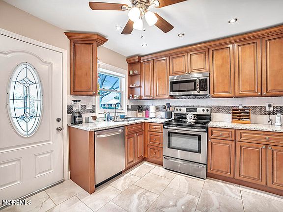 5th image of 379D Portsmouth Drive #100d