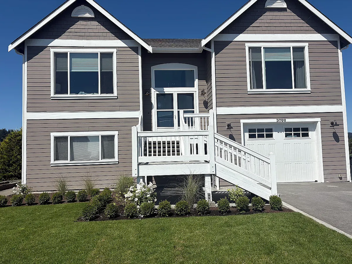 1 bed, 1200 sqft, $2,400 — Photo 1
