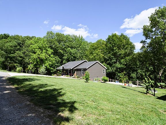 2nd image of 421 Marlin Ln