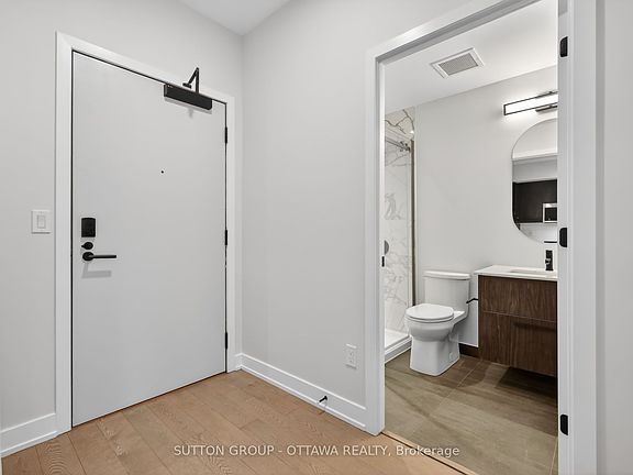 3rd image of 560 Rideau St #509