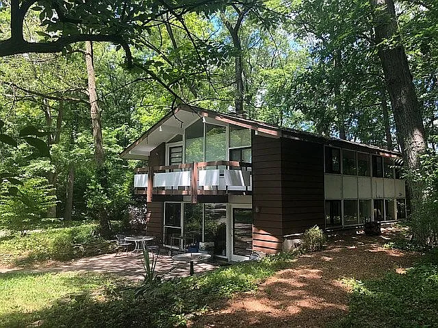 910 Sunset Rd photo 1