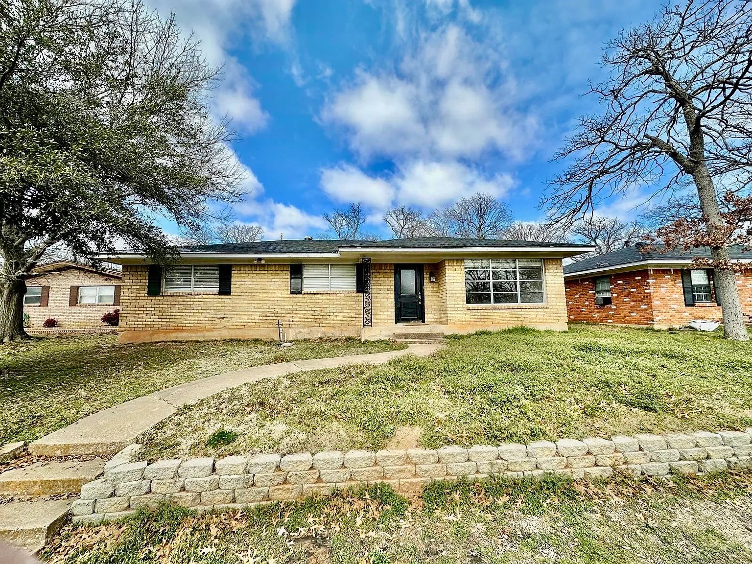 903 Seymore Cir, Denison TX - Owner Finance Home