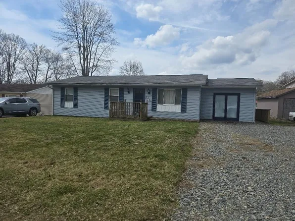 210 Wayne St, Glen Morgan, WV 25813