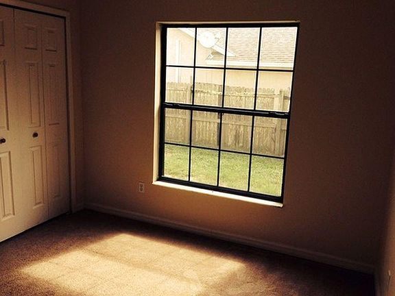 4th image of 2910 Gimli Ln