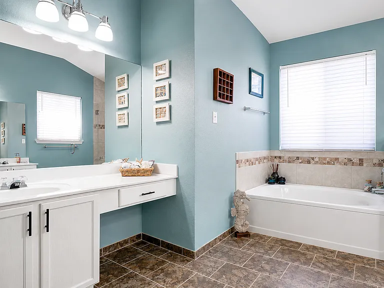 1060 Maltese Ln — Photo 21