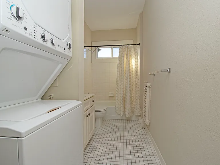 598 Summit Ave #3 — Photo 11