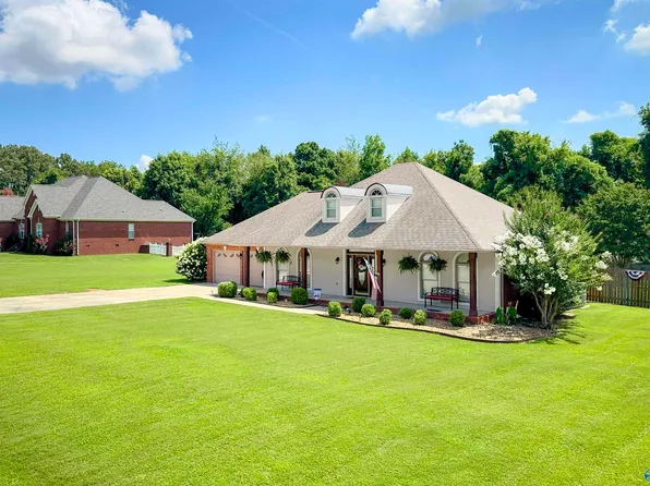 65 Forest Home Dr, Trinity, AL 35673