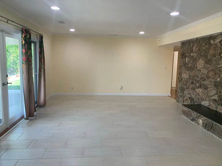 2023 Karen St — Photo 13