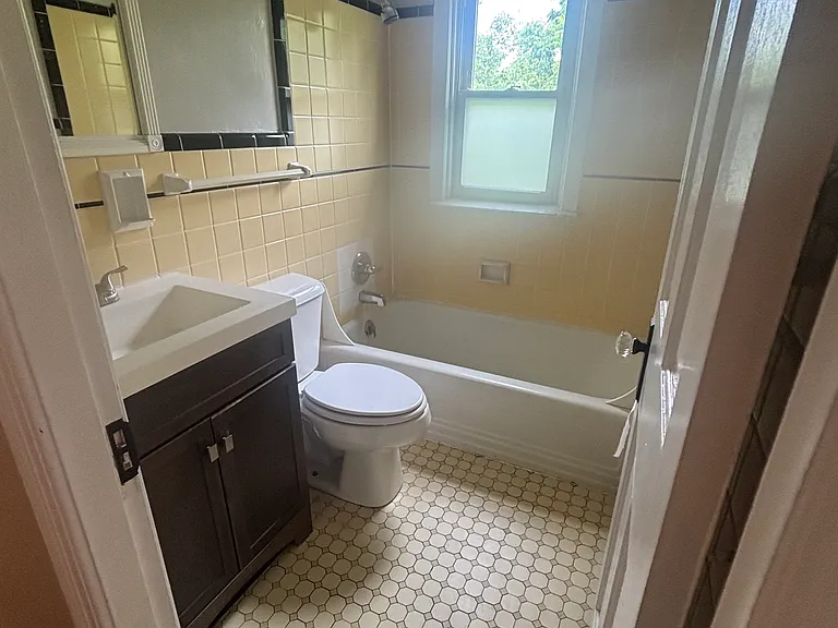 6508 Plainfield Rd — Photo 14