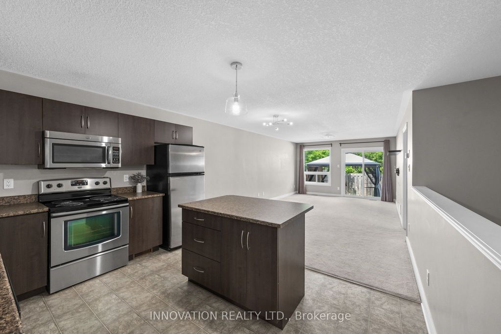 321 Finner Ct, Mississippi Mills, ON - View 4