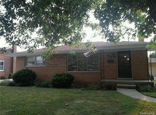 6579 Golfview St, Garden City, MI 48135