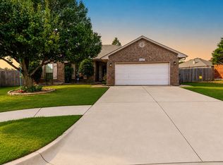 412 NW 142nd Cir, Edmond, OK 73013