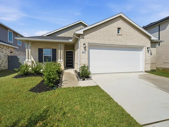 8931 Gull Canyon Dr, Baytown, TX 77521
