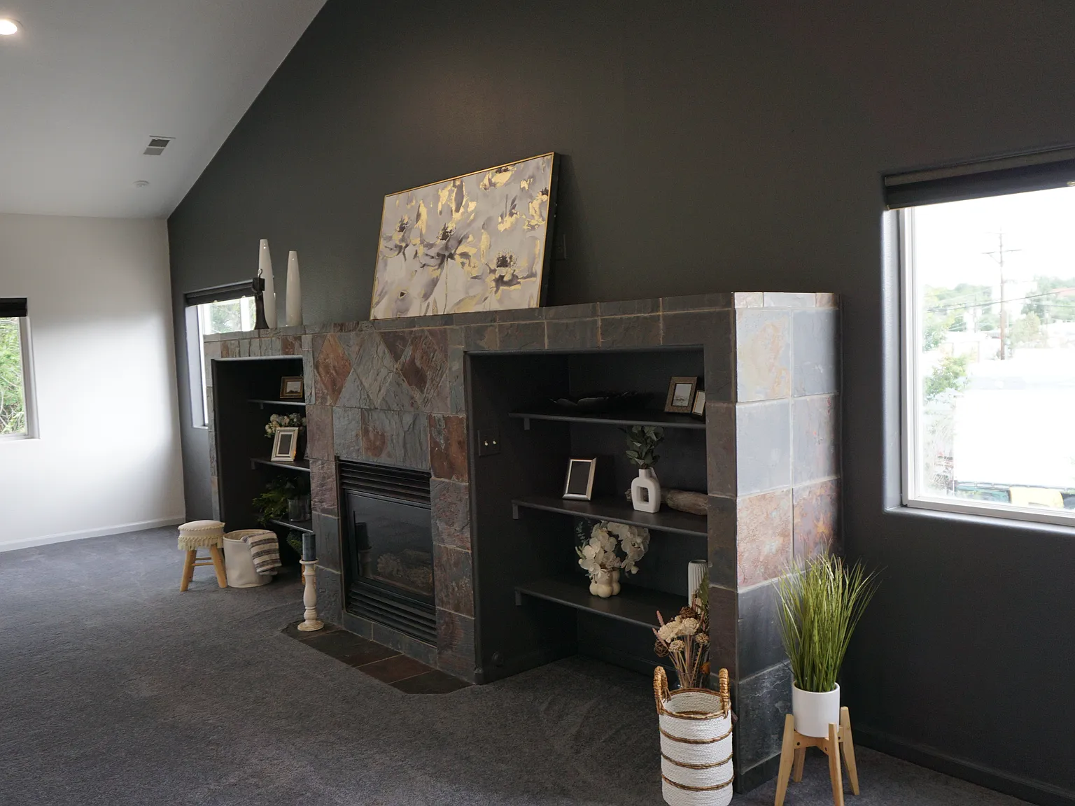 2 bed, 2400 sqft, $2,200 — Photo 2