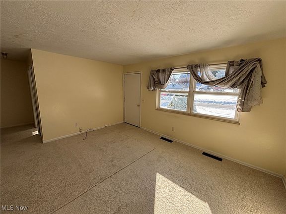 5th image of 2441 45th St NW