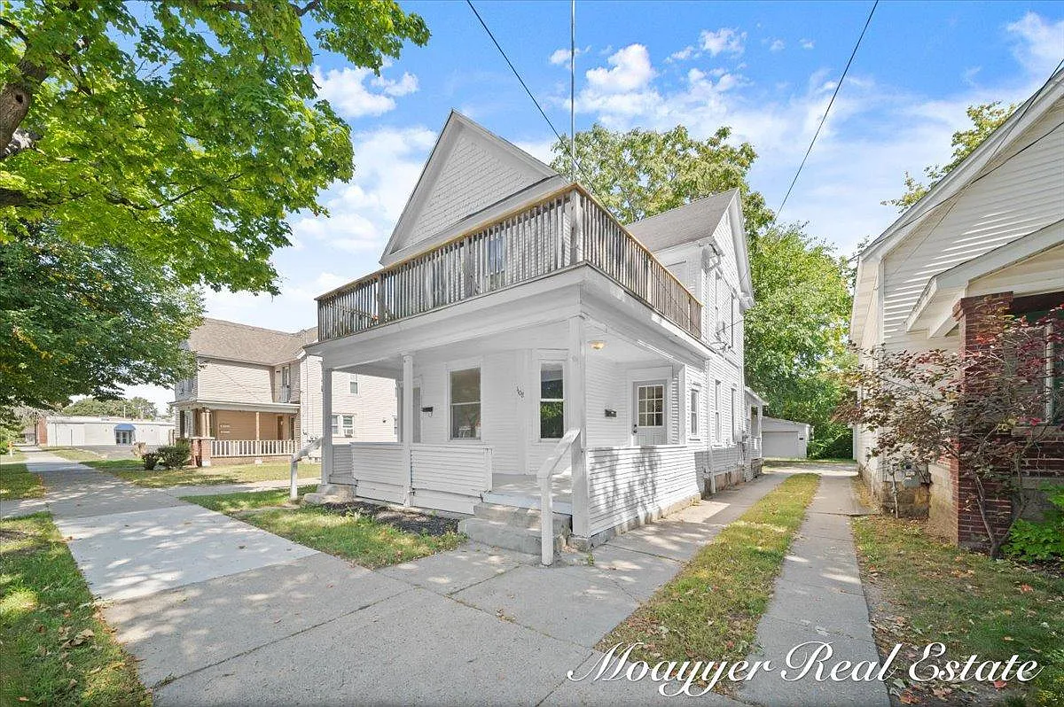 1108 Muskegon Ave NW - 1108 Muskegon Ave NW — Photo 2