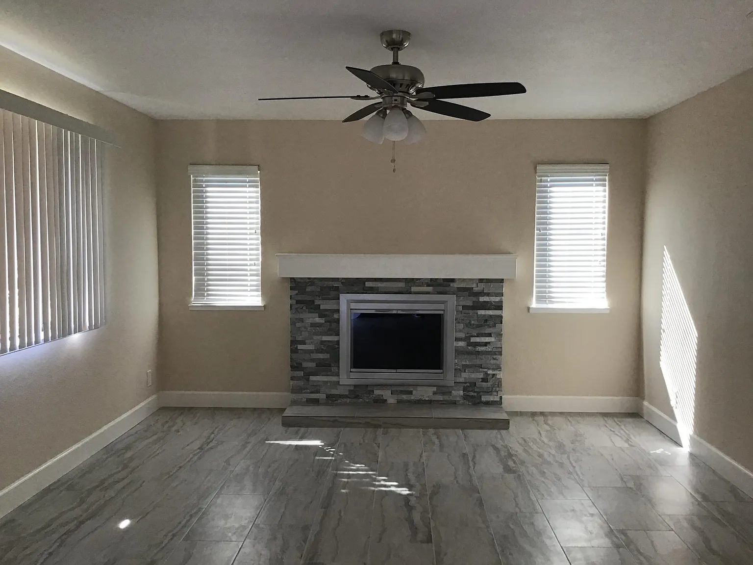 5 bed, 1978 sqft, $5,500 — Photo 2