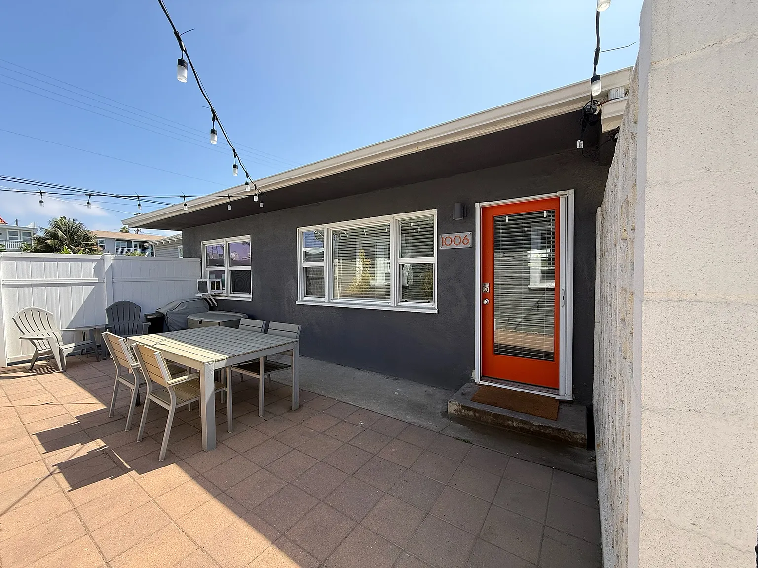 2 bed, 750 sqft, $3,400 — Photo 2